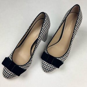Used Ann Taylor pumps